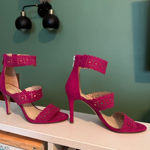 ECU 3.5 inch fuschia open toe heels - Picture 2 of 5
